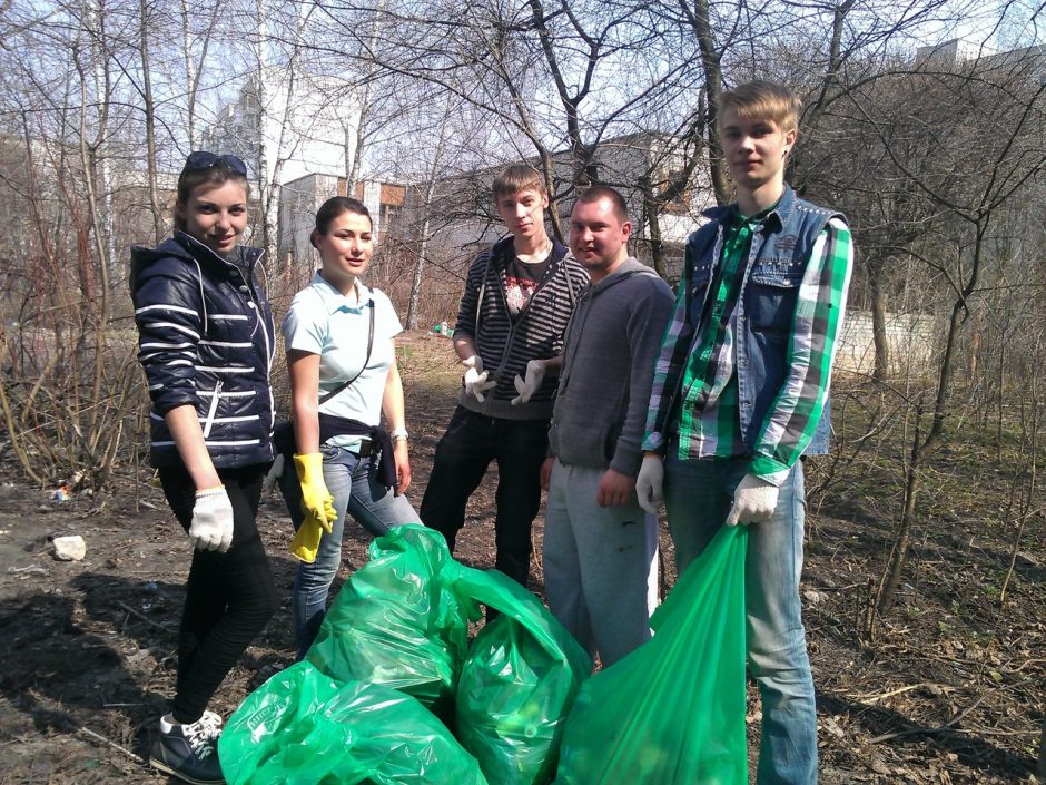 Image for: Студенти ФІКТ долучились до прибирання території міста